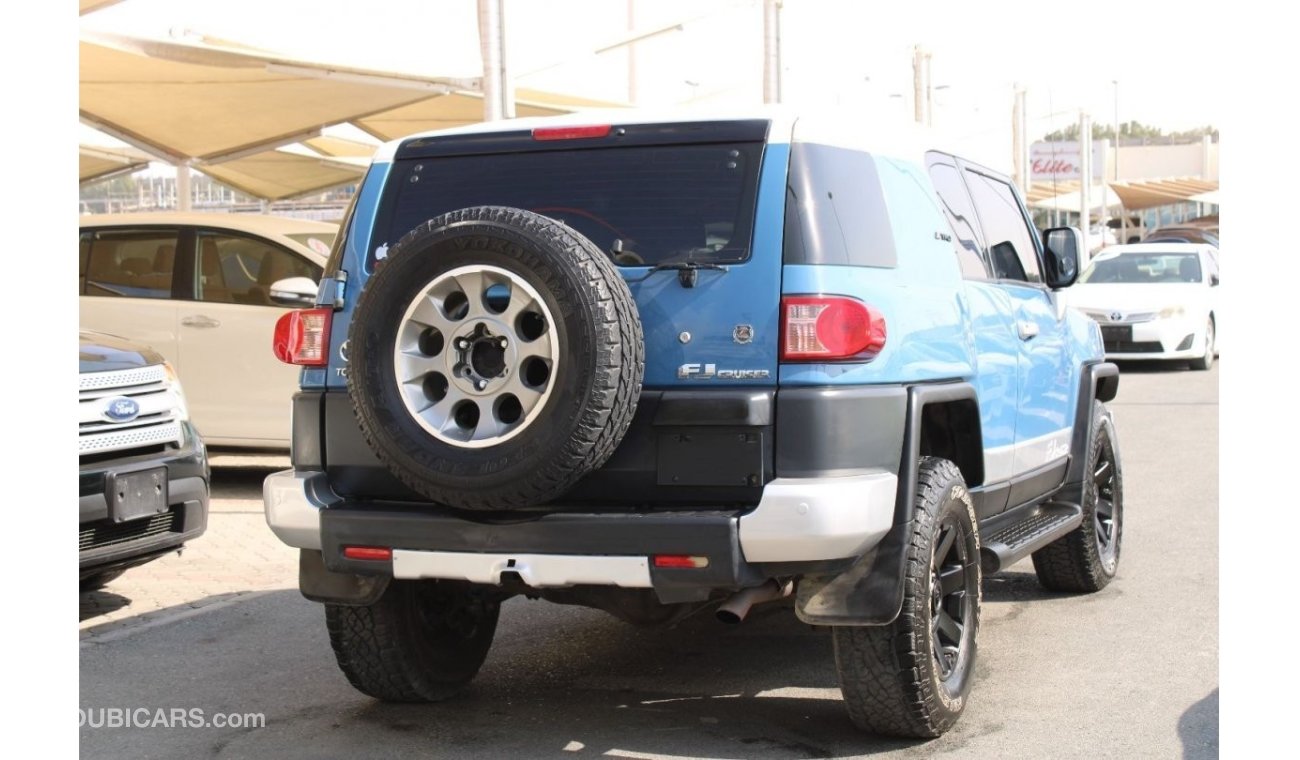 Toyota FJ Cruiser GCC - ACCIDENTS FREE - GXR - CAR IS IN PERFECT CONDITION INSIDE OUT