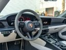 Porsche 911 Targa 4GTS 3.0L (450 HP)