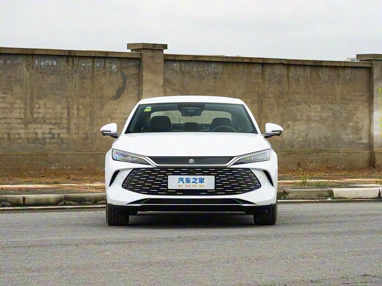 بي واي دي كين ال دي ام-اي BYD Qin L 2025 DM-i 128KM Leading Edition 2025 MODEL