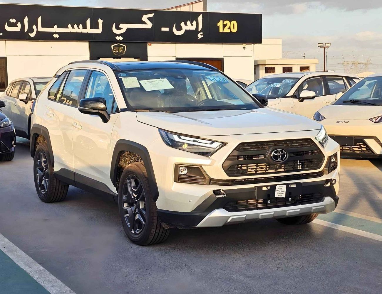 تويوتا راف ٤ ADVENTURE CVT FLAGHSIP / 2.0L PETROL AWD / RADAR, PANORAMIC ROOF, LEATHER WITH POWER SEAT (CODE # RA