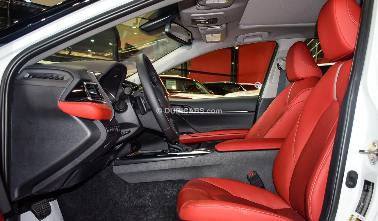 تويوتا كامري XSE