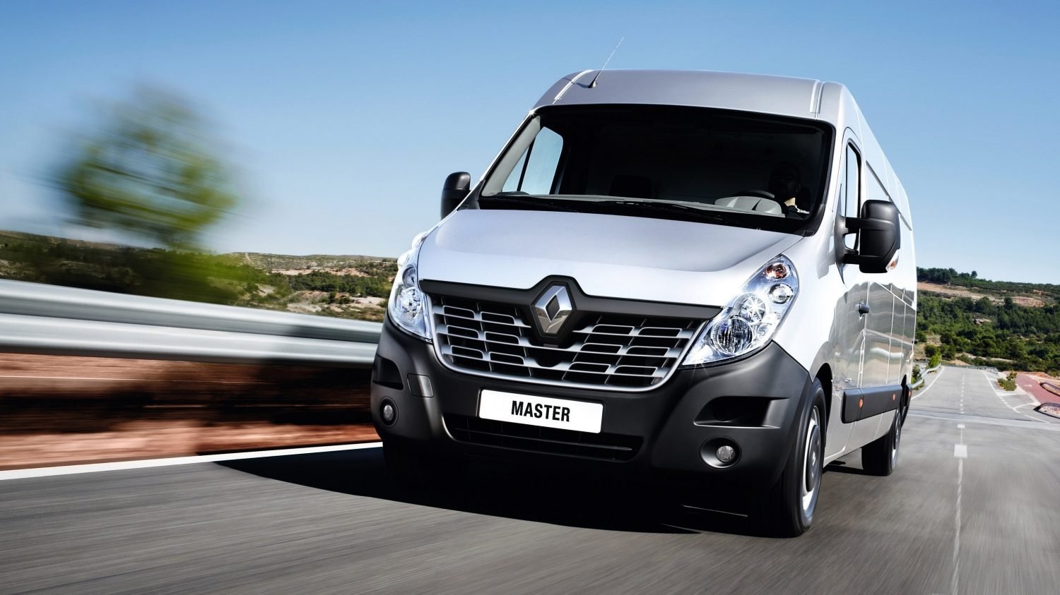 Renault Master exterior - Front Left Angled