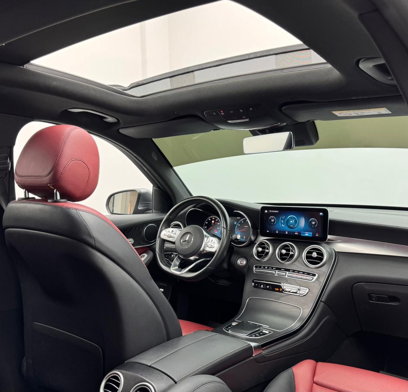 Mercedes-Benz GLC 200 Std 2.0L 2021 Mercedes GLC 200 AMG, 2026 Mercedes Warranty, Mercedes Service History, GCC