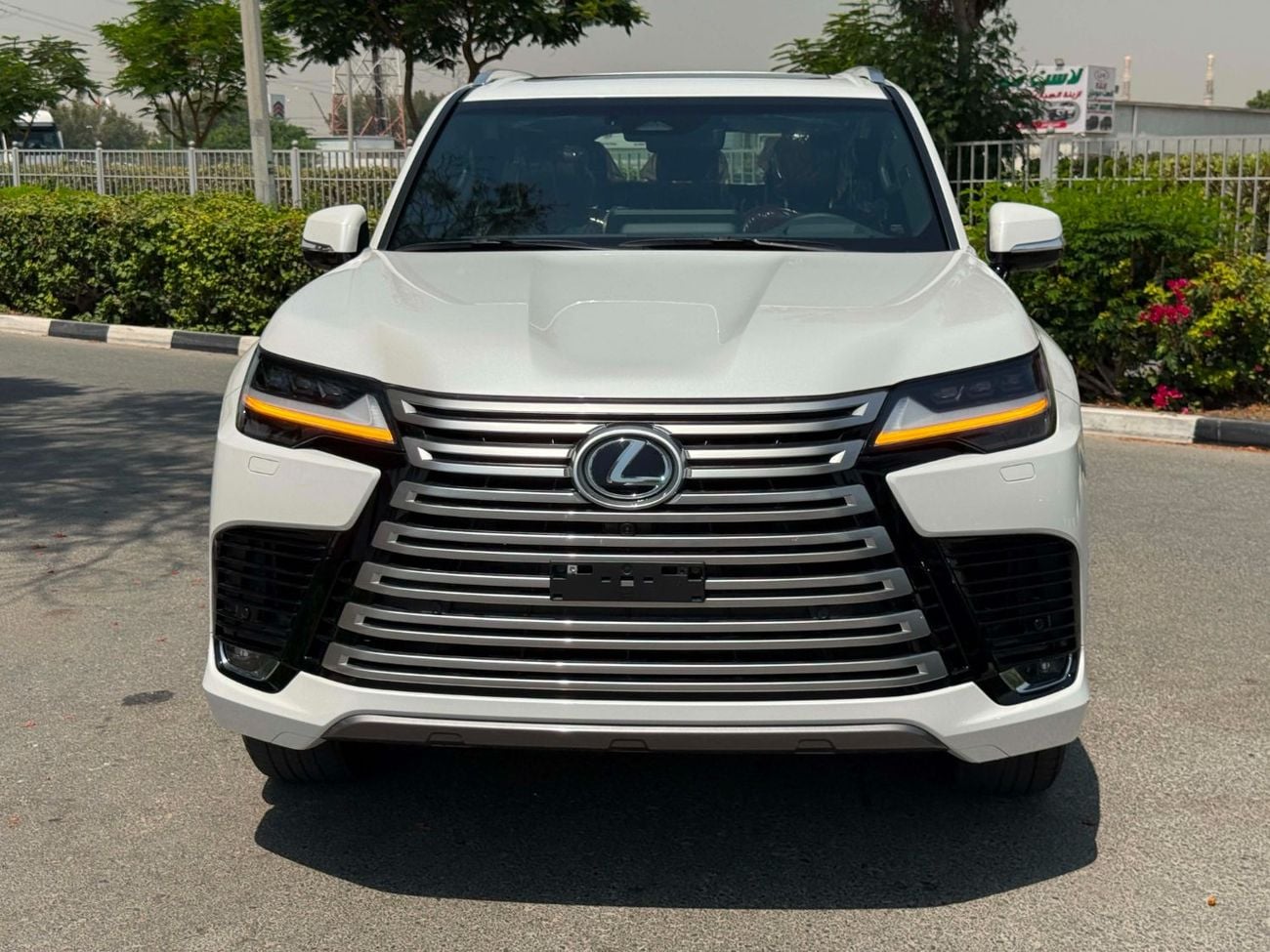 لكزس LX 700h SIGNATURE SIGNATURE