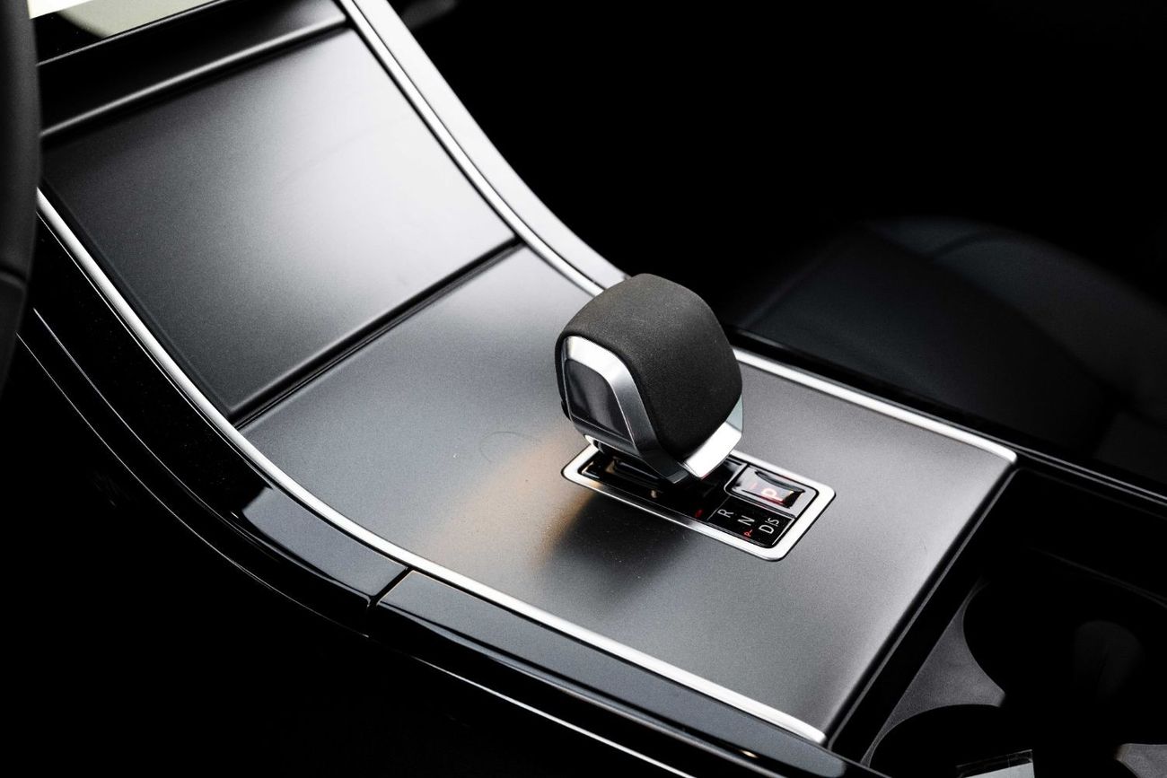 Land Rover Range Rover Velar | P250 R-Dynamic SE | 5,385 P.M  | 0% Downpayment | Excellent Condition!