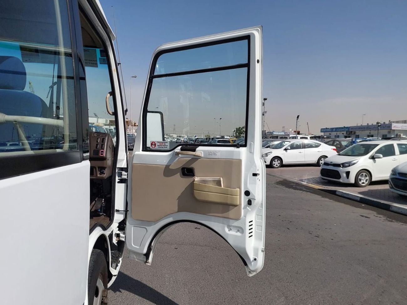 Mitsubishi Rosa MITSUBISHI ROSA BUS RHD 2015 MODEL 4.9 L DIESEL AUTOMATIC(PM30025)