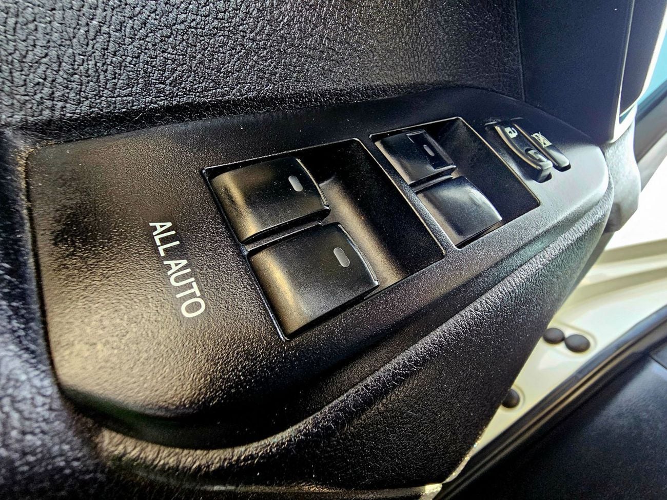 Toyota Prado TXL/ LEATHER SEATS/ DVD/ EXCELLENT CONDITION