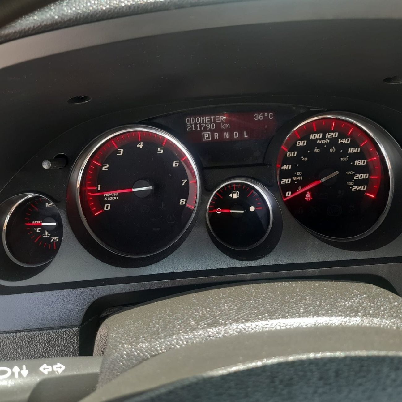 GMC Acadia SLE GMC Acadia Model 2012   GCC -- full opsions no 1 very very- VERY GOOD CONDITION