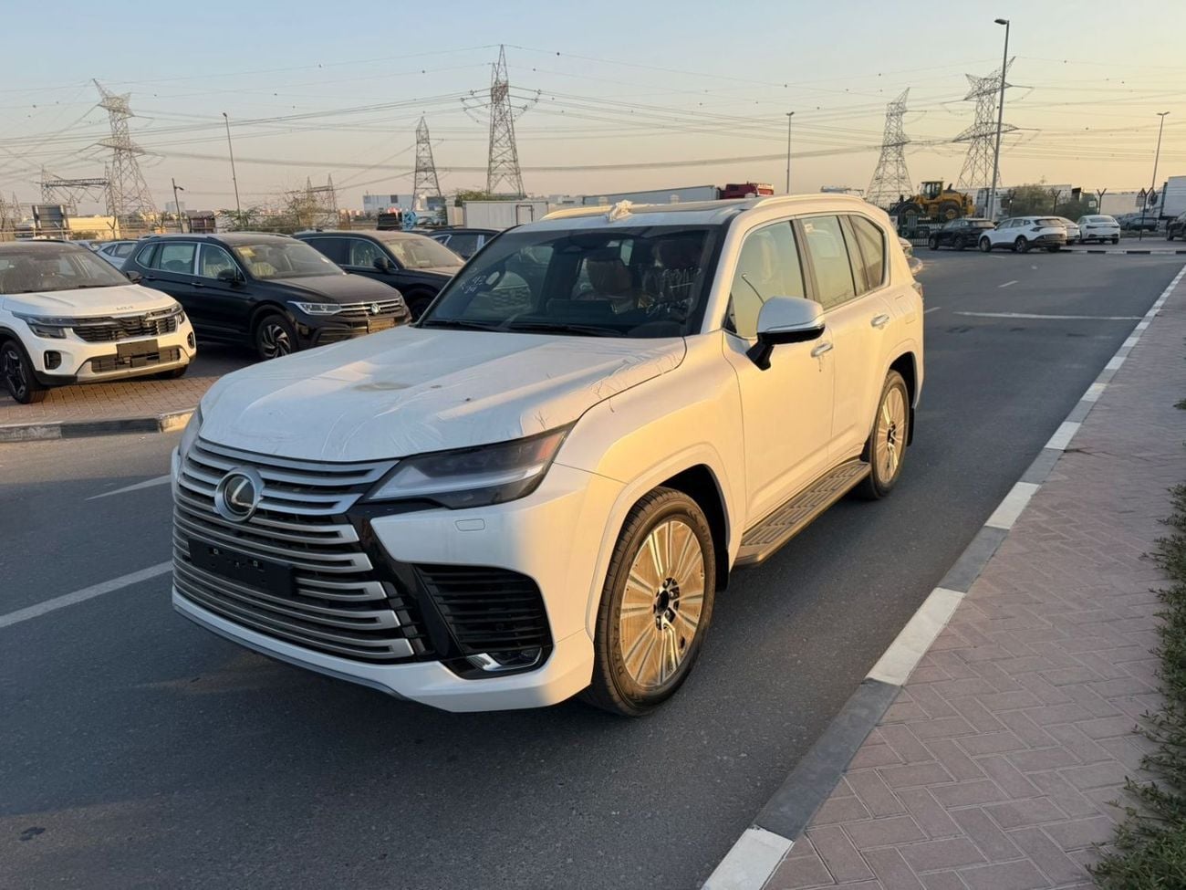 Lexus LX600 Lexus LX600 Urban 3.5TT 2025 10 speaker with soft doors