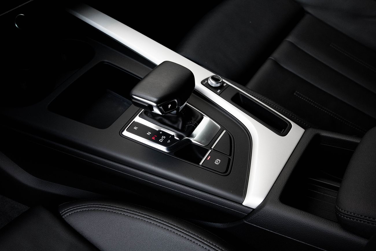 أودي A4 40 TFSI Advanced 2.0L