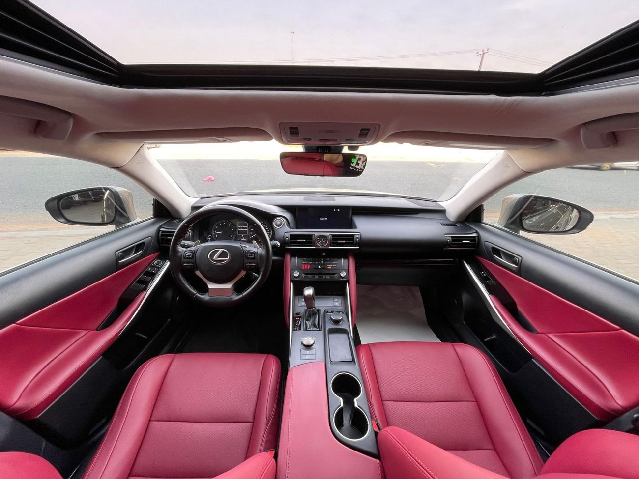 لكزس IS 350 F-Sport Platinum 3.5L IS 3.5L V6 / PLATINUM / CLEAN TITLE / 1290 AED MONTHLY