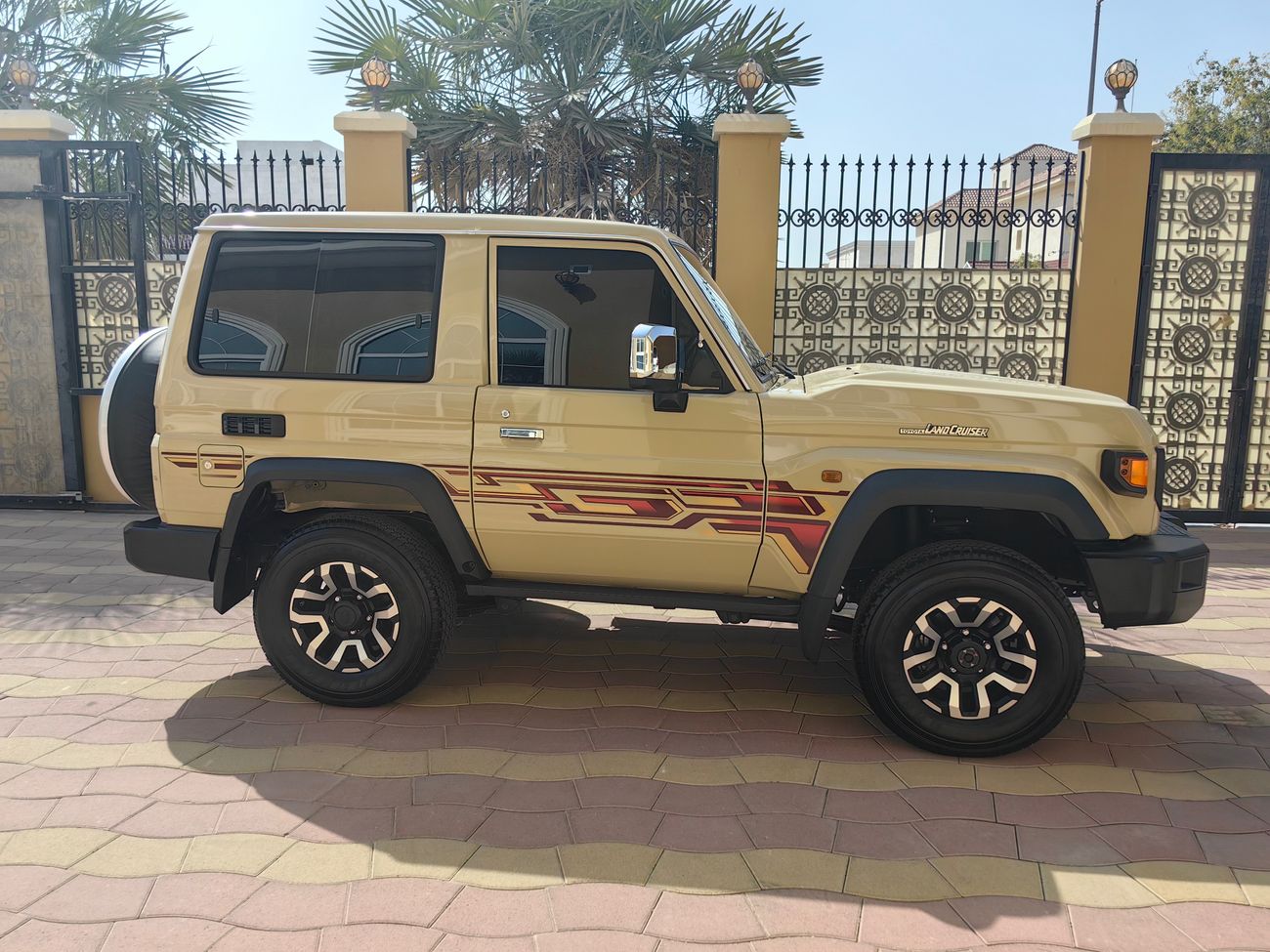 تويوتا لاند كروزر 70 DX 4.0L A/T