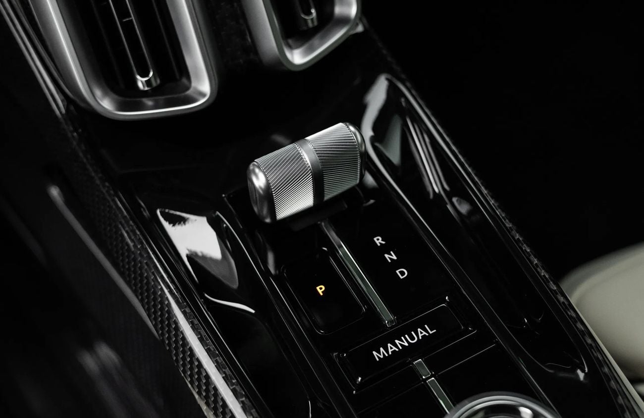 أستون مارتن Valhalla 4.0L V8 Twin-Turbo Engine + eMotors | Warranty