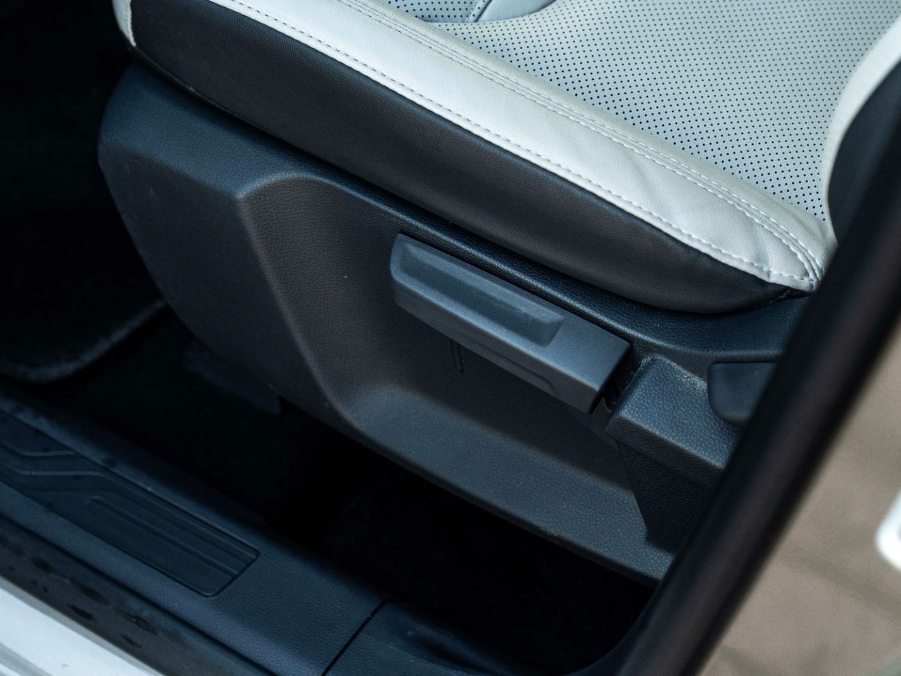 Ford Territory AED 1,494 PM • 2023 TERRITORY STD • ONLY 30K KM • OFFICIAL FORD WARRANTY AND SERVICE PLAN UNTIL 2027