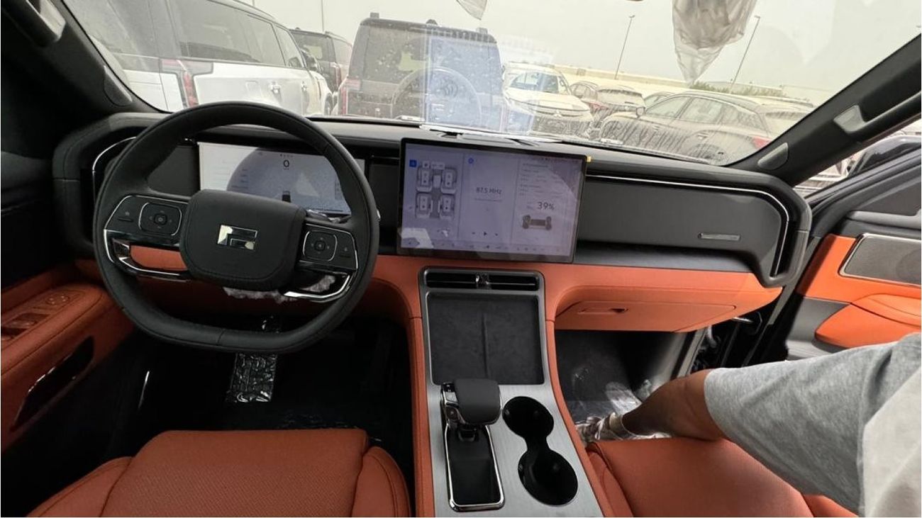 روكس 01 Polestones Rox Motor 01 Premium SUV  3-Row 6-Seater