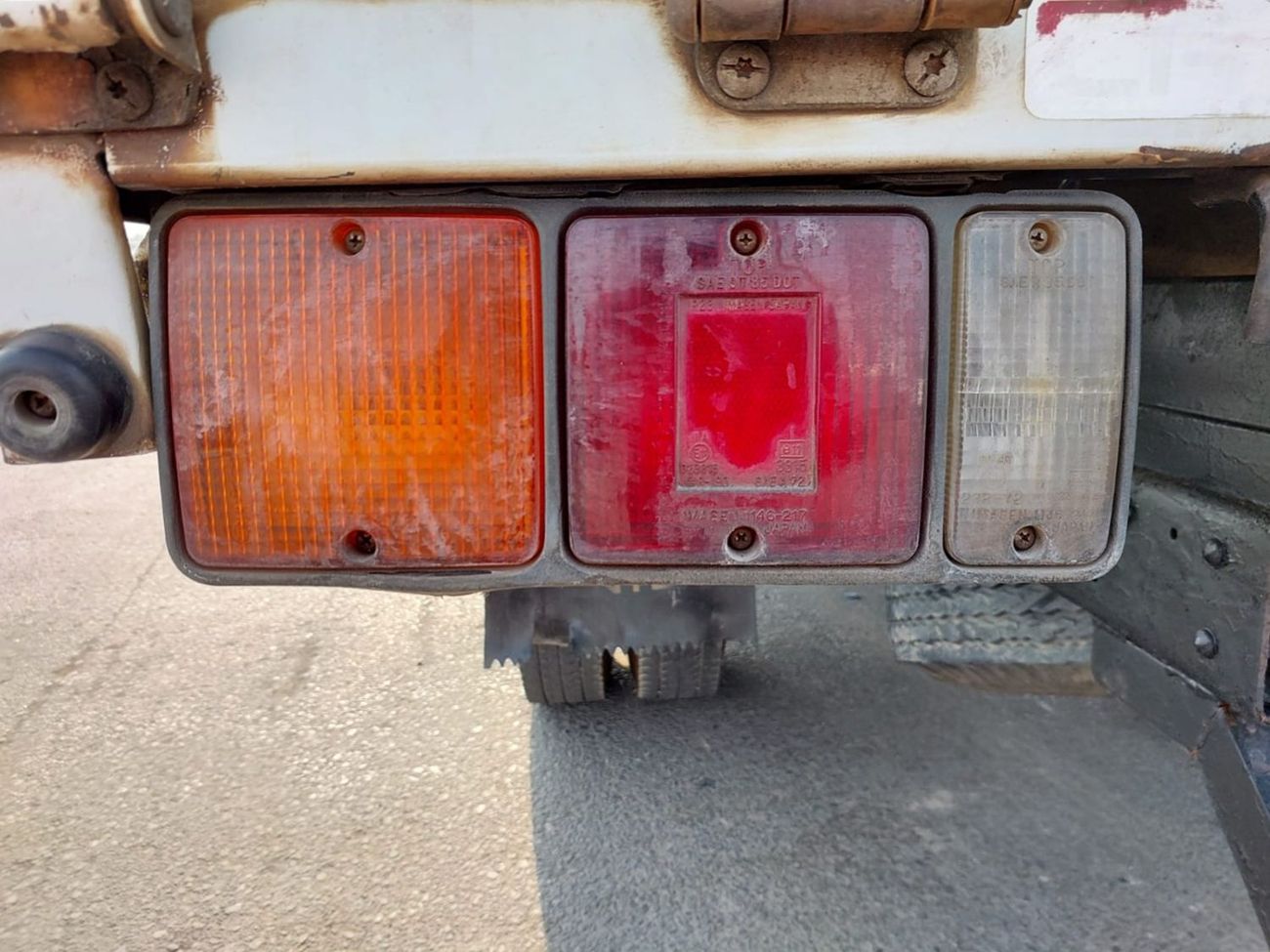 Mitsubishi Fuso Canter MITSUBISHI CANTER TRUCK RHD 1997 MODEL 4.2 L DIESEL MANUAL(PM30120)