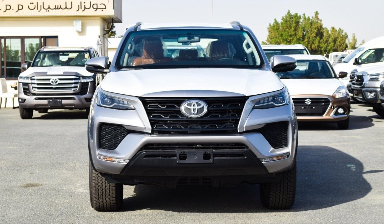 Toyota Fortuner 2022 2.7L Petrol  Full option with leather seats /automatic transmission /DVD/Rear Camera