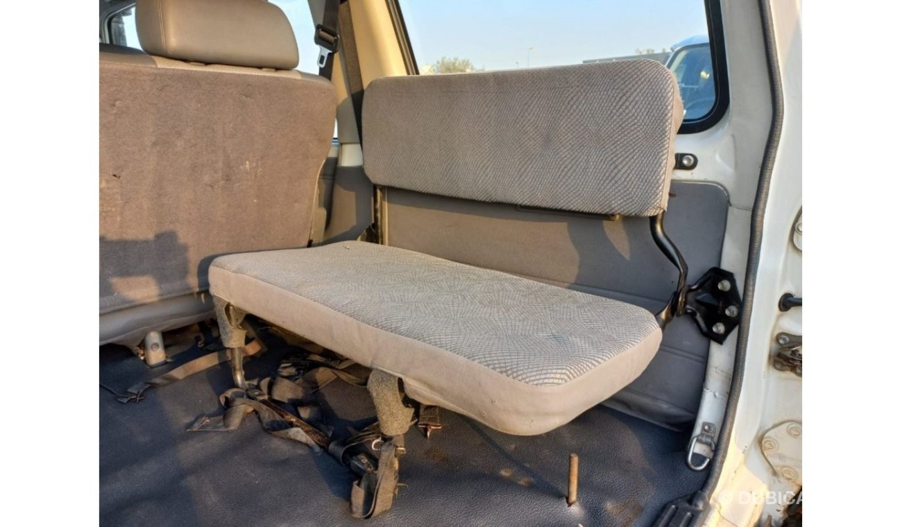 Toyota Land Cruiser 70 TOYOTA LAND CRUISER HARD TOP LEFT HAND DRIVE (PM 839)