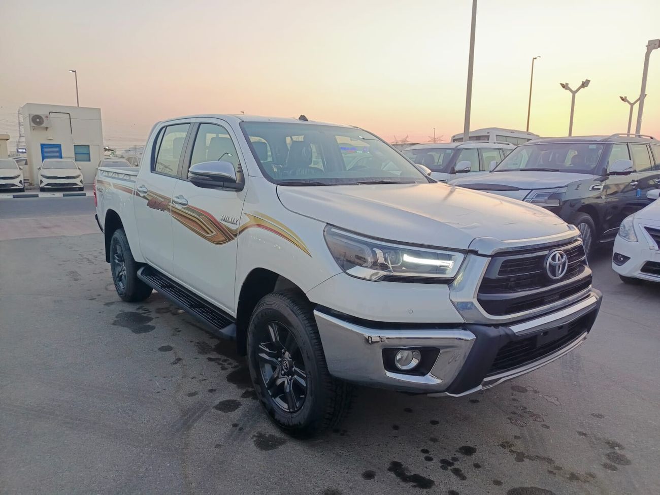 تويوتا هيلوكس Toyota Hilux 2.8L Diesel GLXS SR5, DC, AT, 4x4
