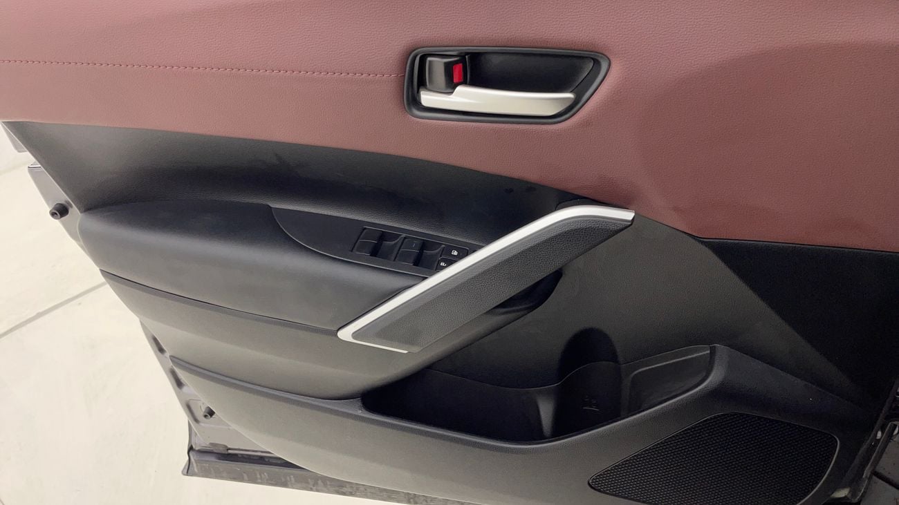 تويوتا كورولا كروس GLI 1.8 | بدون دفعة مقدمة | اختبار القيادة في المنزل