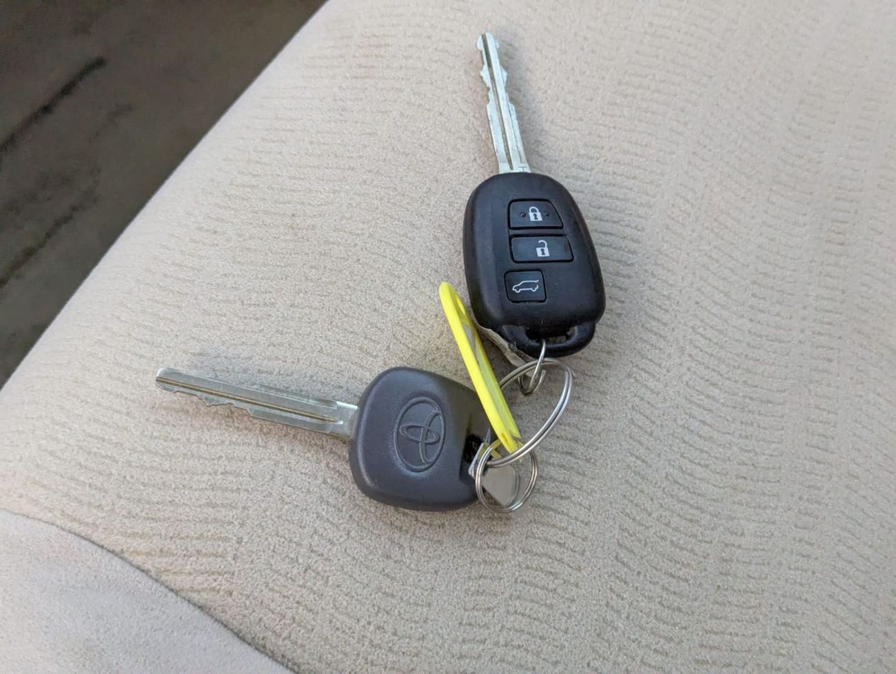 Toyota Prado Toyota Prado 2023 LHD white colour Gcc specs