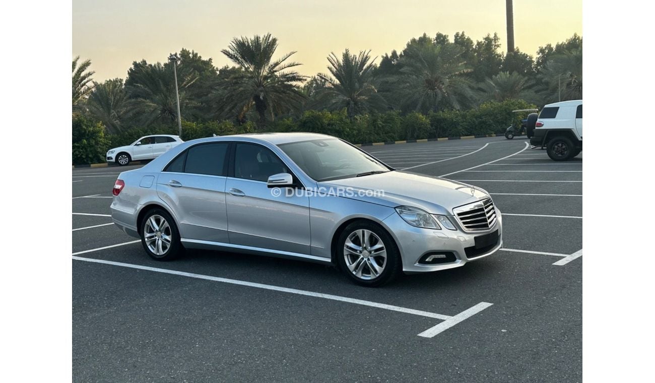 مرسيدس بنز E300 موديل 2010 خليجي حاله ممتازه من الداخل والخارج