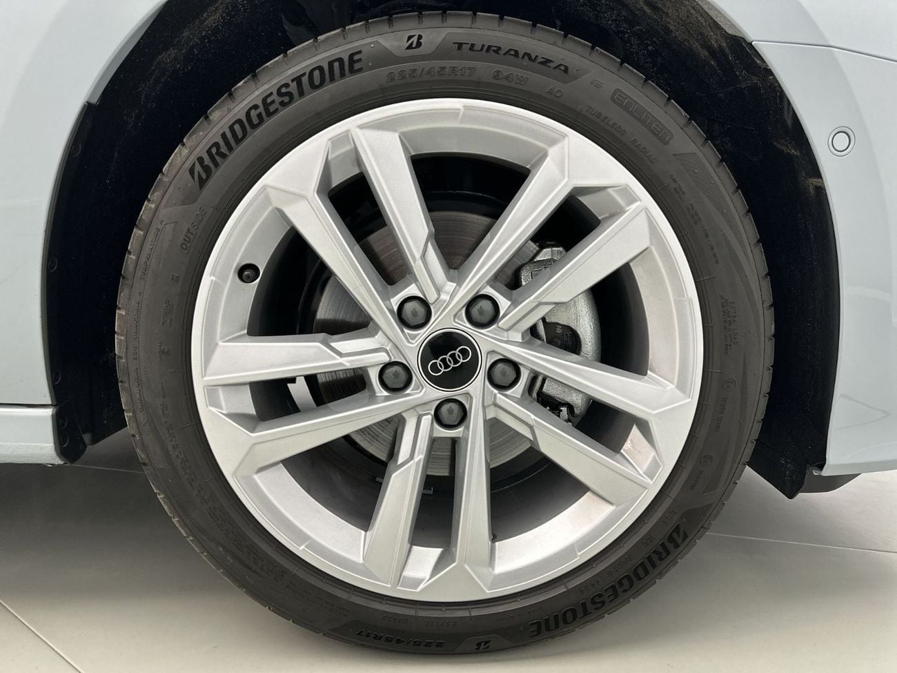 أودي A3 35 TFSI Advanced 1.4L A3 Sedan Advanced 35 TFSI 150hp (Ref# 47296)