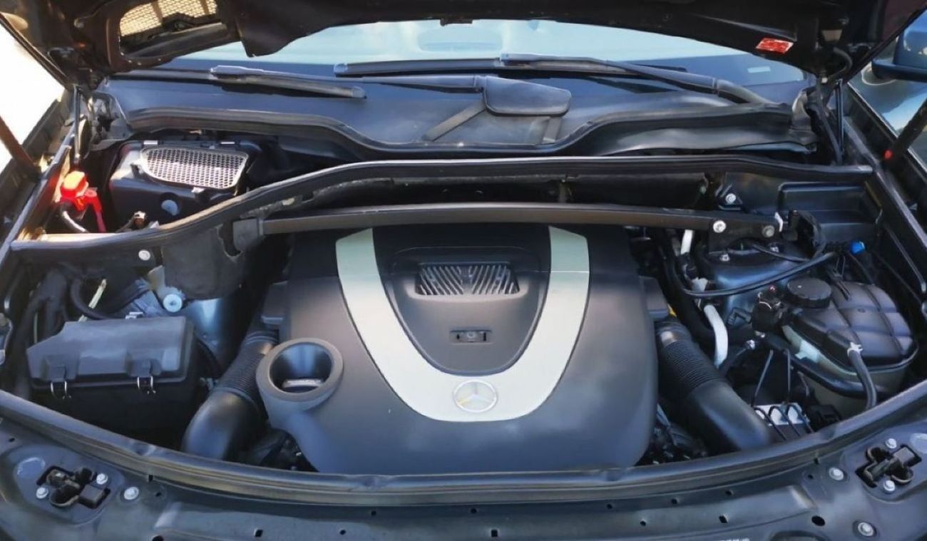 مرسيدس بنز GL 500 4.7L-8CYL-4 Matic - Full Option Excellent Condition GCC Specs