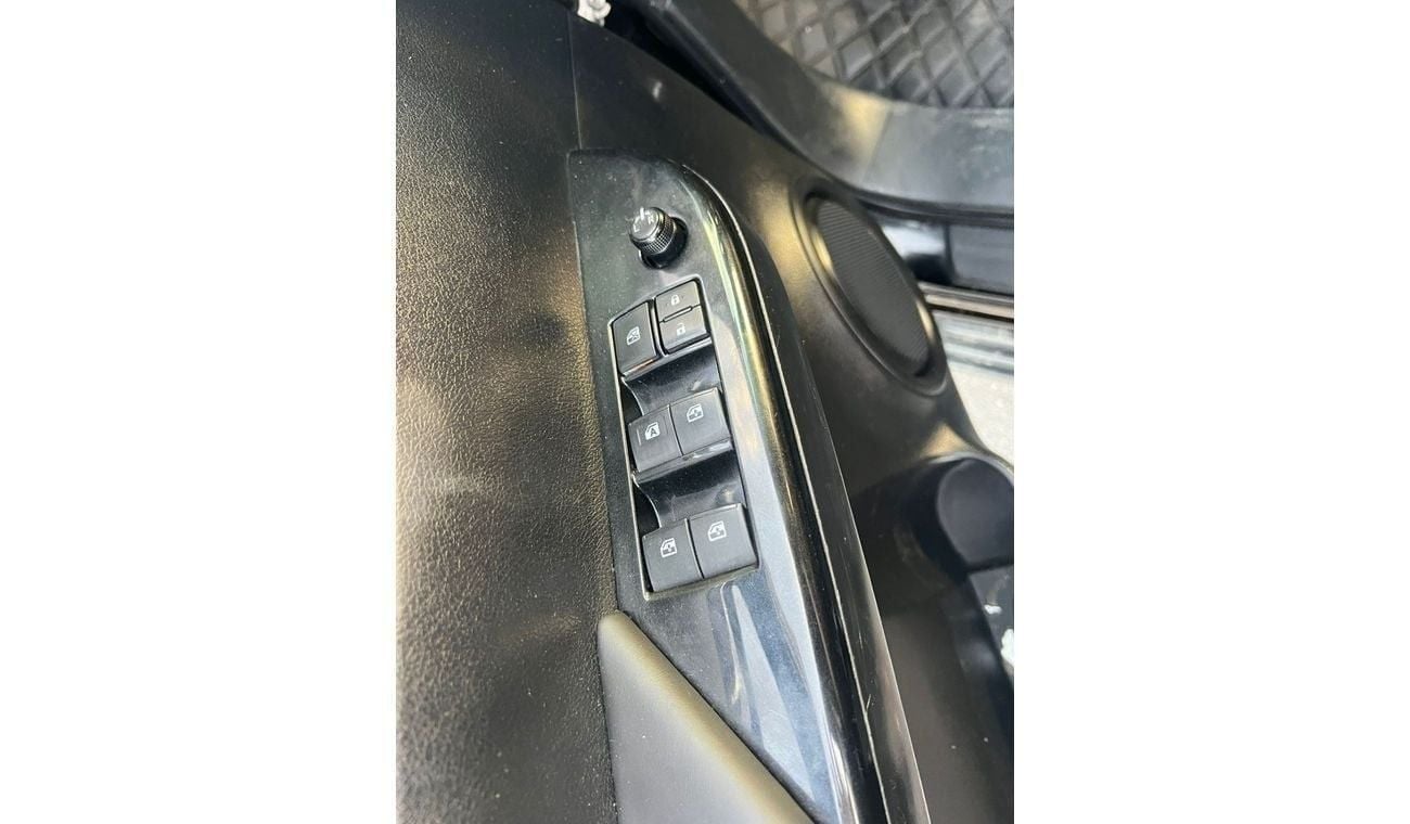 تويوتا هيلوكس 2016 TOYOTA HILUX MT FULL OPTION 2.7L V4 4X4 - 4 Wheel Drive - GOOD CONDITION