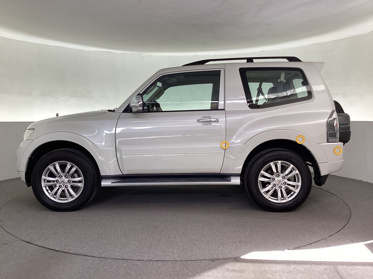 ميتسوبيشي باجيرو GLS Highline | شامل الضمان | 0 ﺪﻔﻋﺓ ﺃﻮﻟﻯ