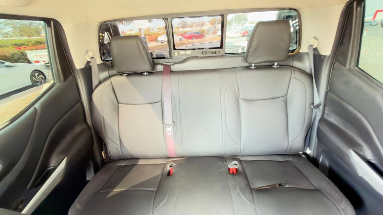 نيسان نافارا -