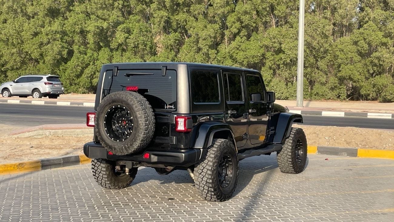 Jeep Wrangler Unlimited Big Bear 3.6L M/T
