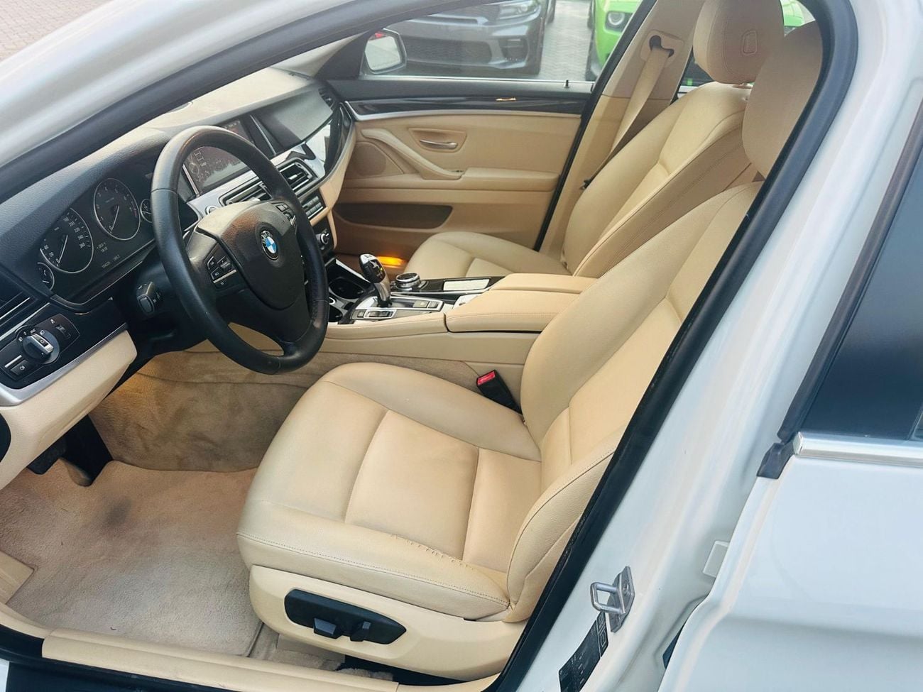 بي أم دبليو 520i