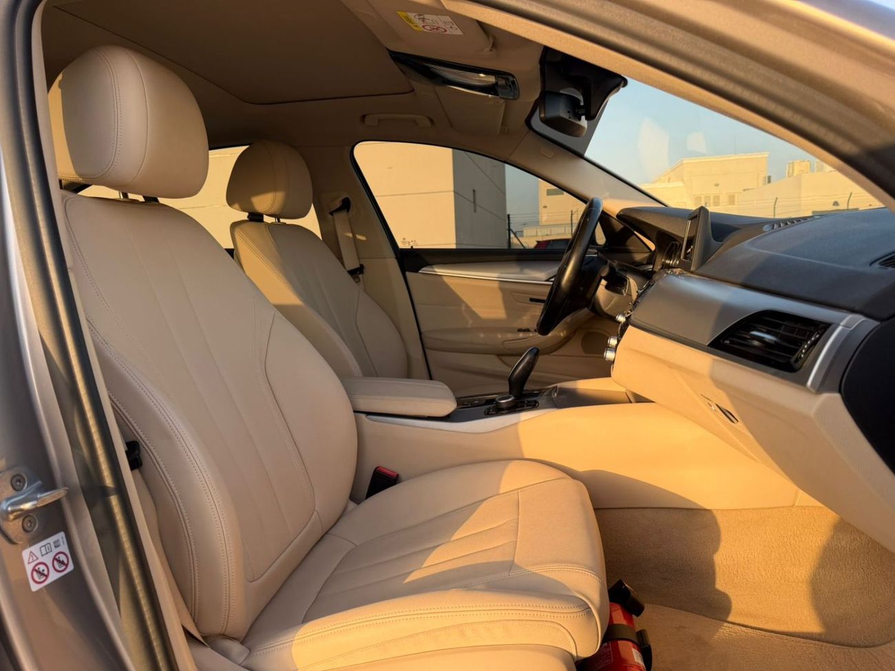 بي أم دبليو 520i Std 2.0L