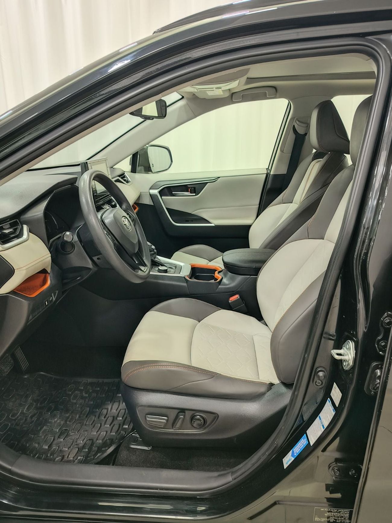 Toyota RAV4 ADVENTURE