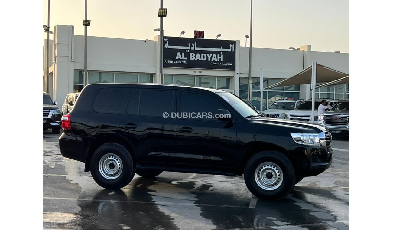 Used Toyota Land Cruiser Safari 2014 for sale in Sharjah 512786