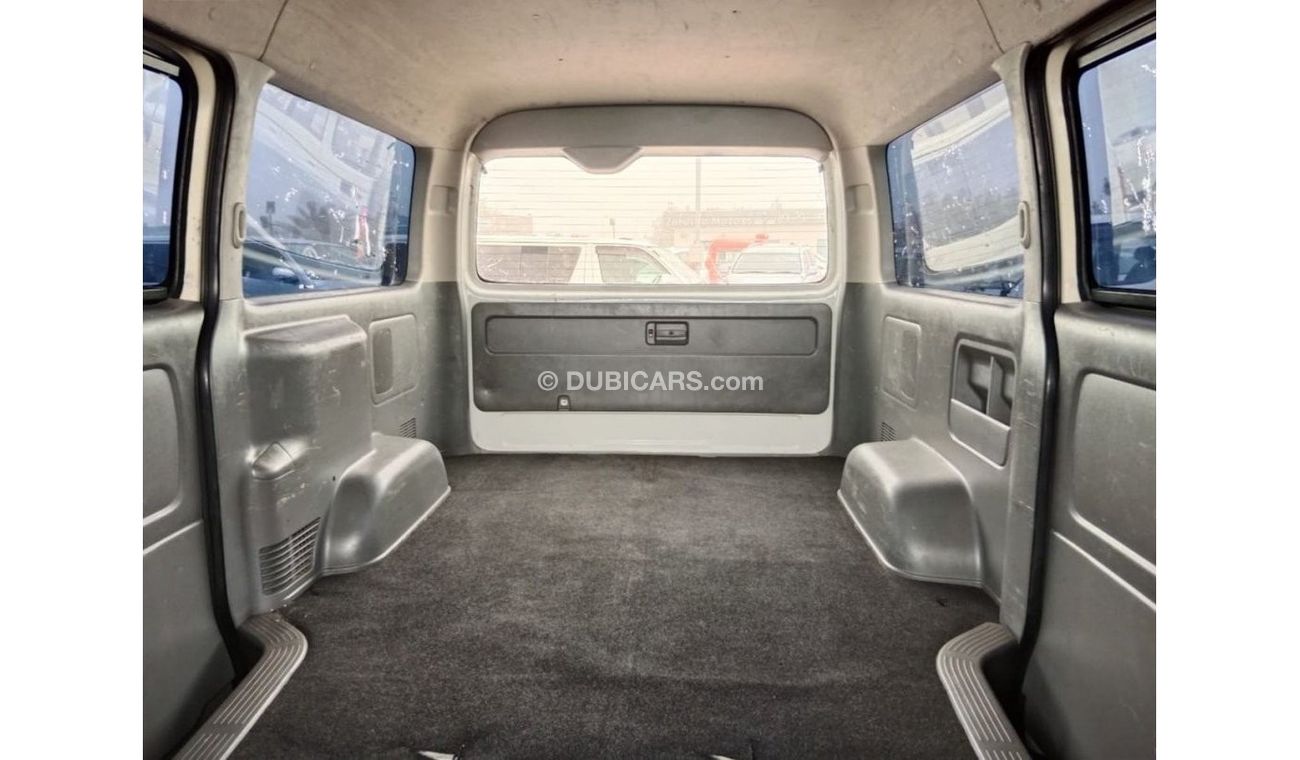 Toyota Hiace TOYOTA HIACE VAN RIGHT HAND DRIVE (PM1589)