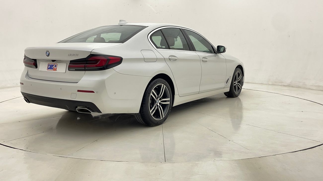 بي أم دبليو 520i JOY EDITION 2 | بدون دفعة مقدمة | اختبار القيادة في المنزل