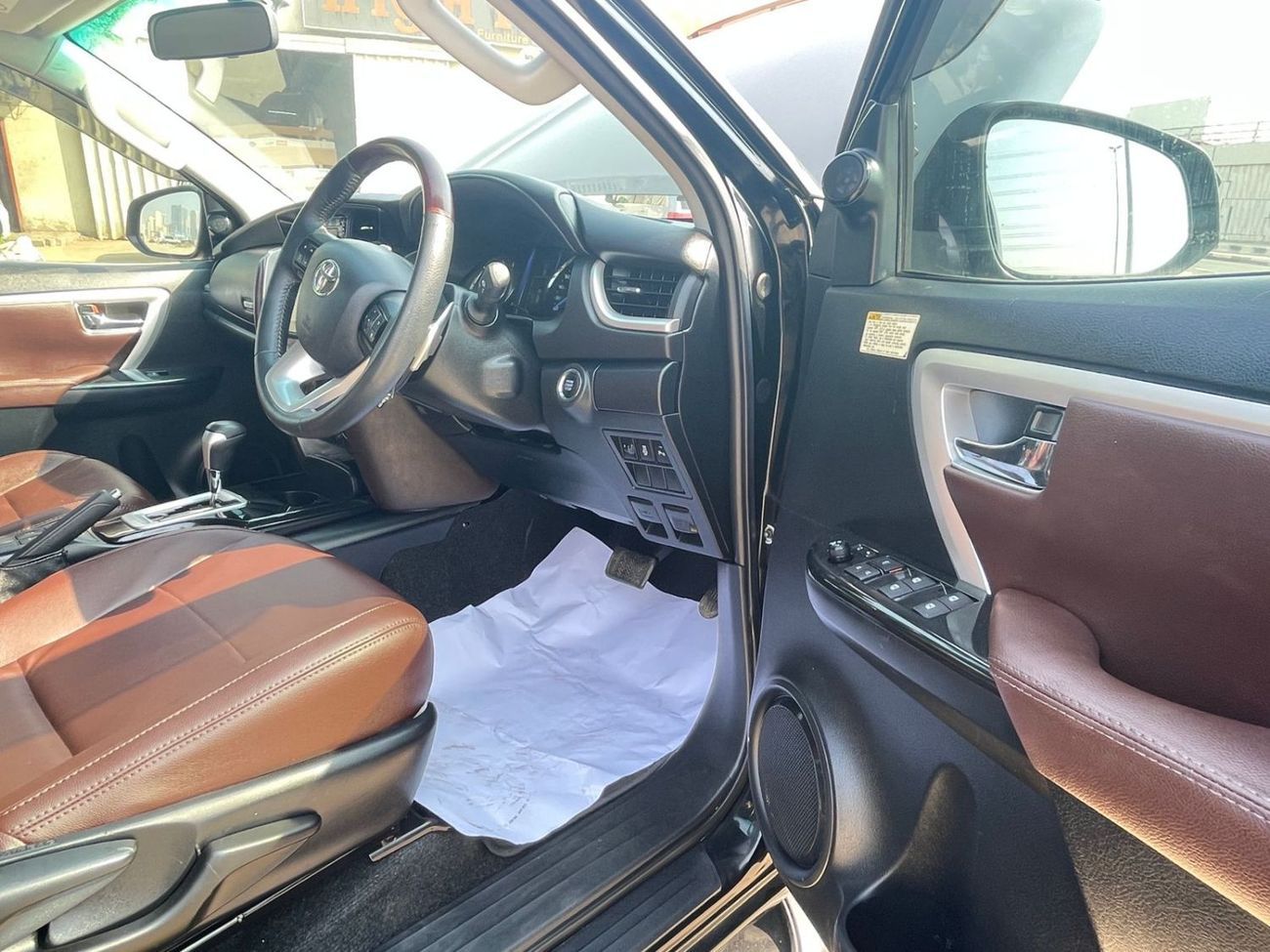 Toyota Fortuner diesel 2.8 liter ,right hand drive only for export available