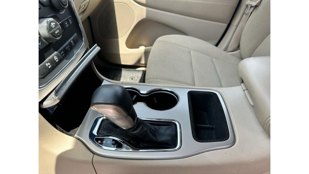 جيب جراند شيروكي لاريدو