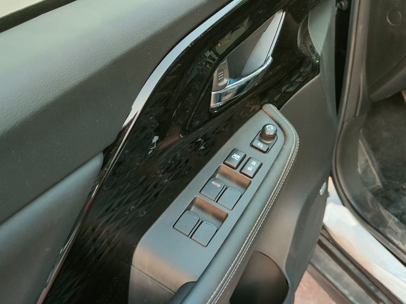 Suzuki Across SUZUKI ACROSS HYBRID 4WD 2026