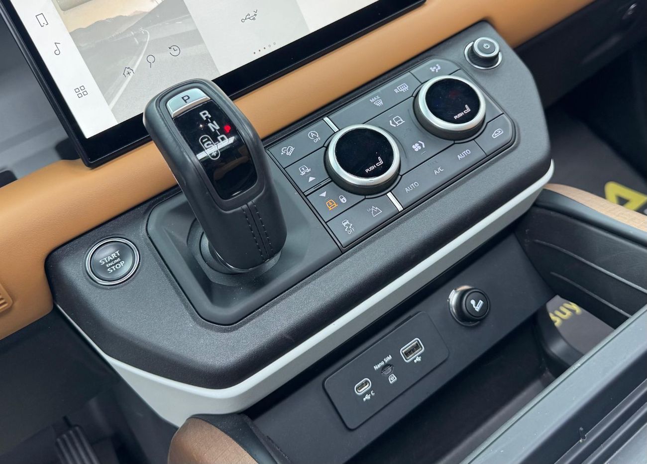 Land Rover Defender P300 90 S 2.0L (5 Seater) 2023 Land Rover Defender 90 P300 S 90 X-Dynamic, 2028 RR Warranty, RR Serv