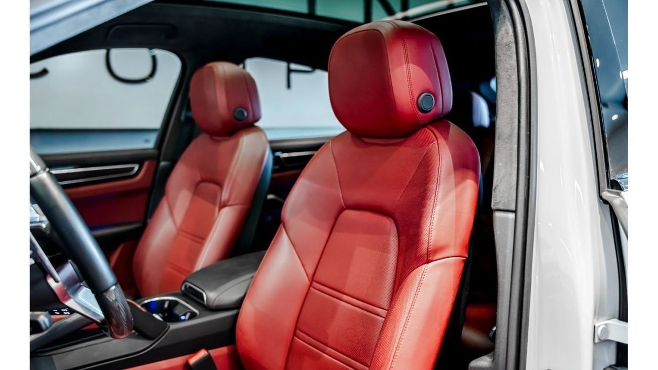 Porsche Cayenne 2023 Porsche Cayenne GTS Coupe, 2025 Porsche Warranty, Full Service History, Low KMs, GCC