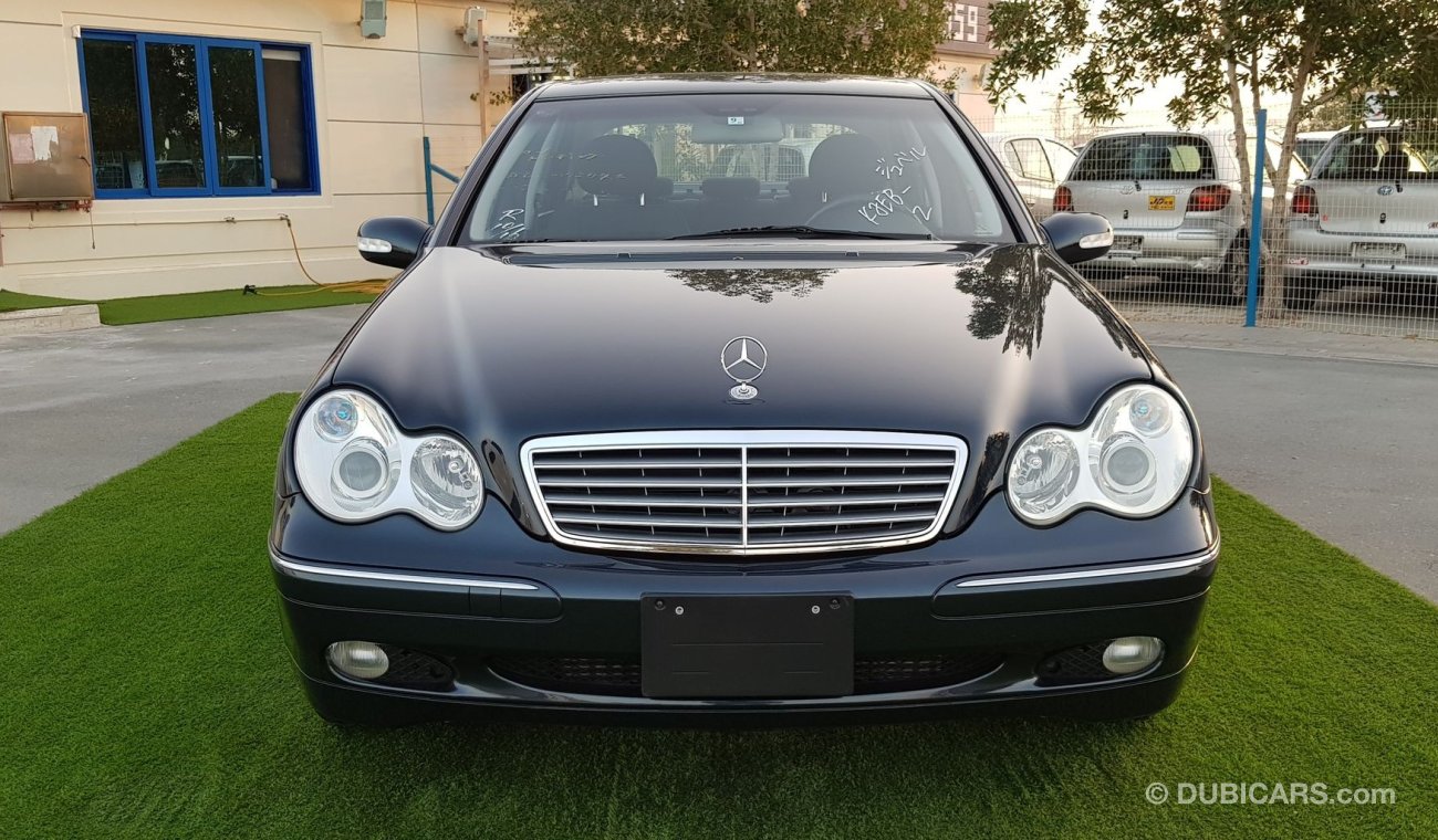 Mercedes-Benz C200 Japan imported - Super Super clean car free accident 20000 km only