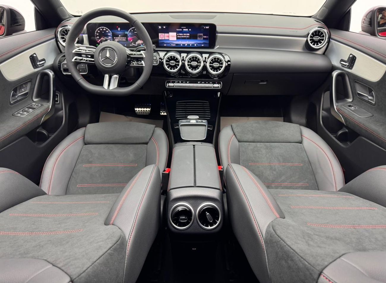 Mercedes-Benz CLA 200 2025 Mercedes-Benz CLA200 AMG Premium+, *Brand New*, Mercedes Warranty, Night package, GCC