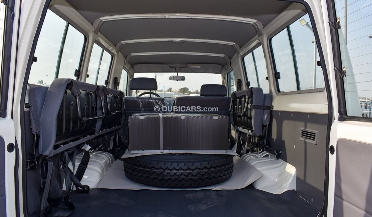 Toyota Land Cruiser 70 LC78 - 4.5l - Manual - New Shape - 13 Seater - Central Lock - Automatic Windows - 4wd