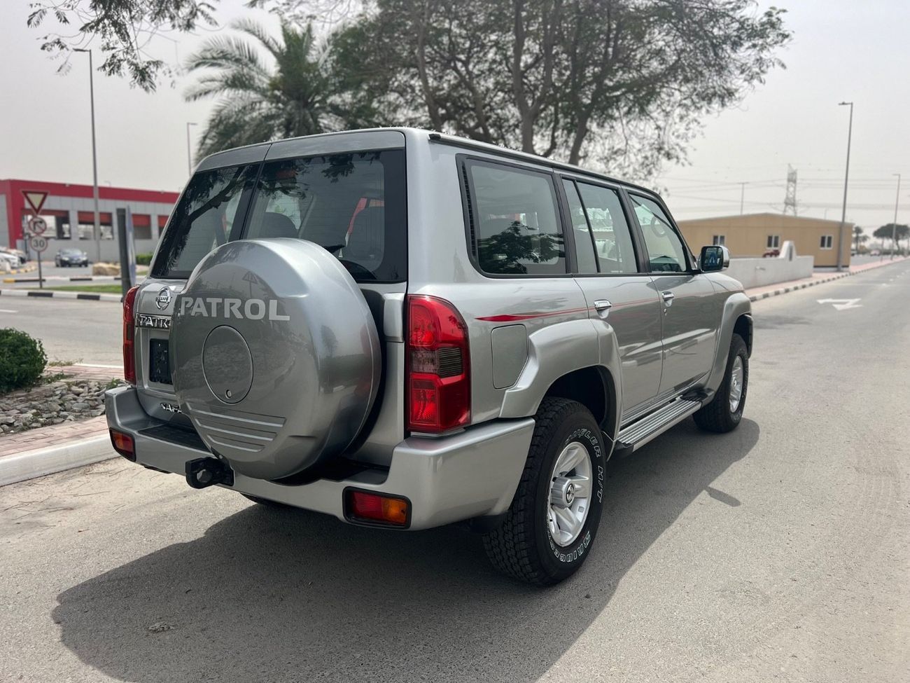 Nissan Patrol Safari Safari 4.8L M/T