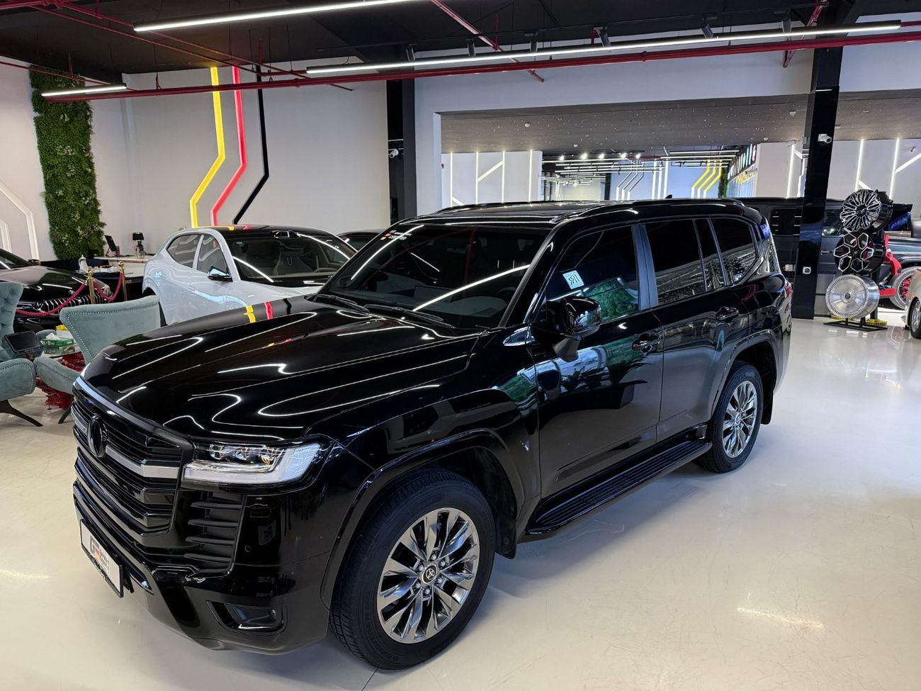 Toyota Land Cruiser VXR 4.0L 2023 Land Cruiser 4.0L VXR GCC-Al Futtaim Warranty - 13,000 KM Only