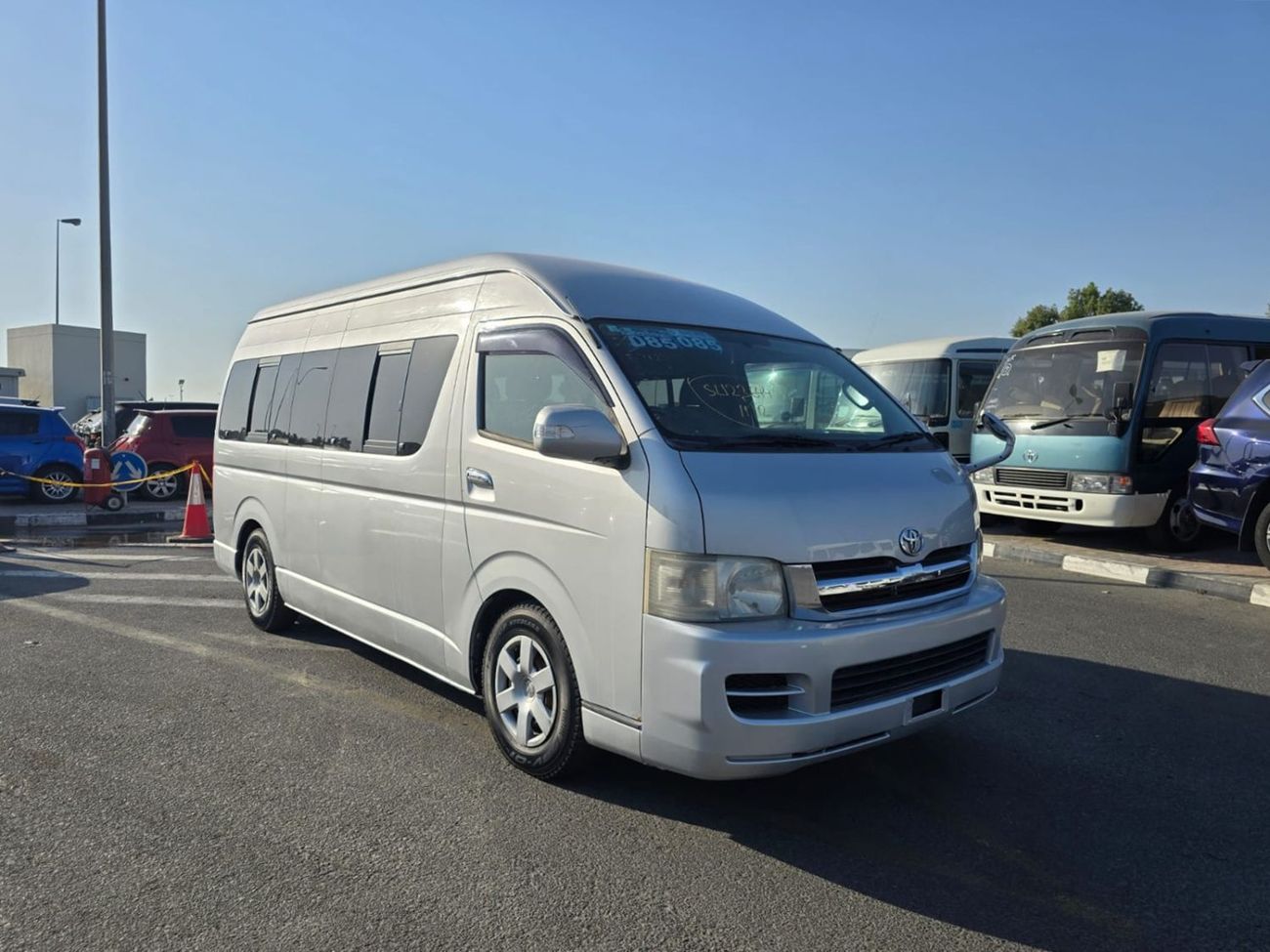 Toyota Hiace TOYOTA HIACE COMMUTER VAN RHD 2006 MODEL 2.7 L PETROL AUTOMATIC(PM02168)