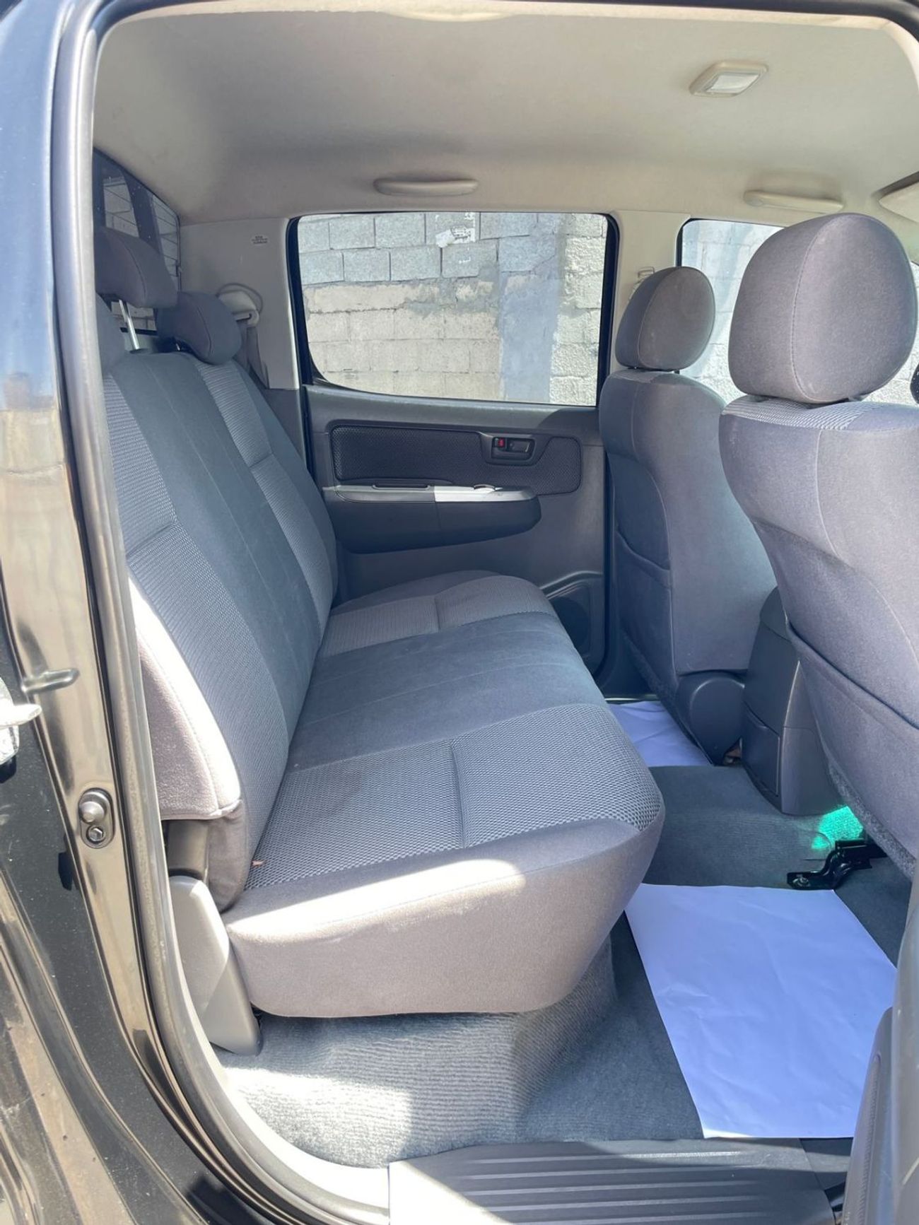 تويوتا هيلوكس DIESEL 3.0 LITER ,AUTO TRANSMISSION ,RIGHT HAND DRIVE ,2013 MODEL